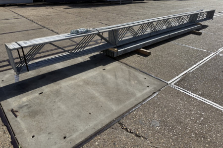 7.55 x 16.00m (121m²) platdak